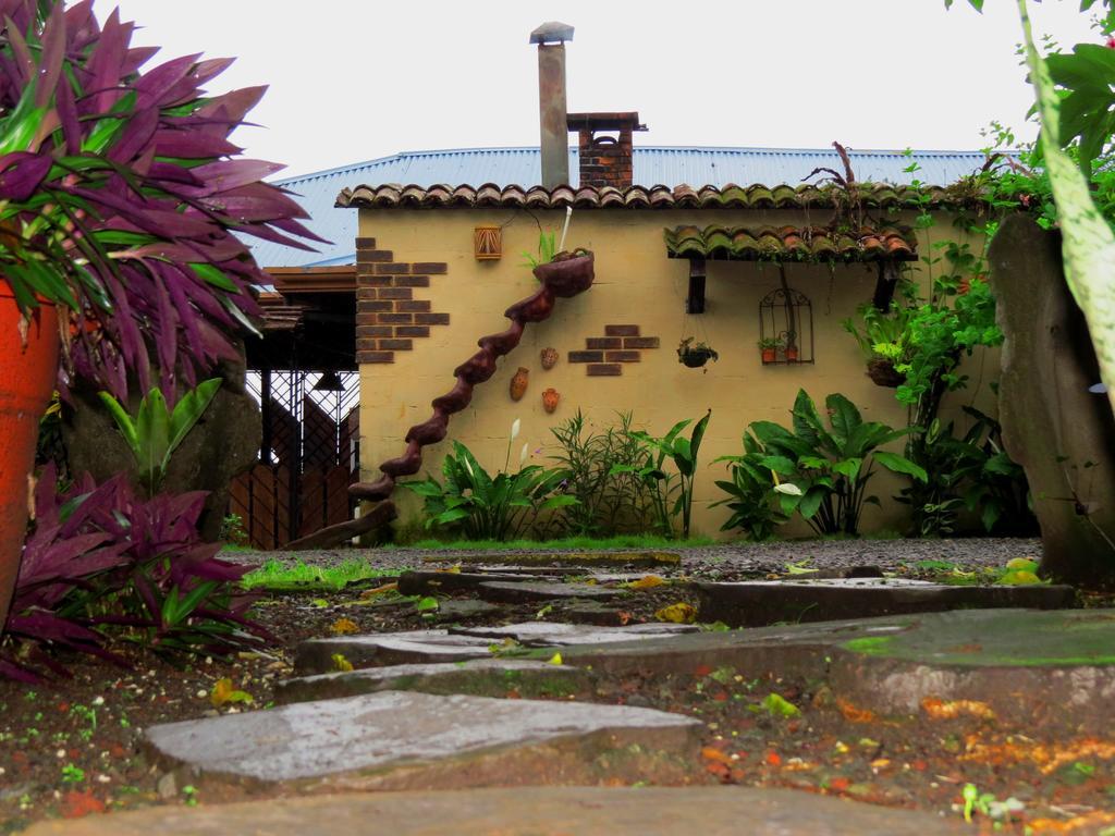 Hotel Vagabondo La Fortuna Εξωτερικό φωτογραφία